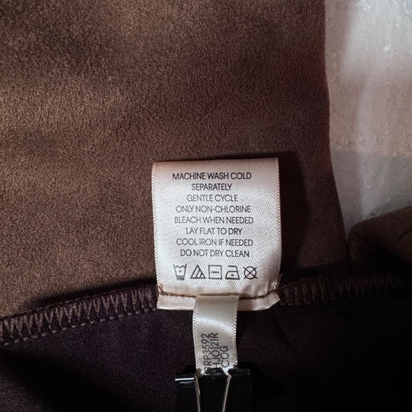 Small Women's Tommy Hilfiger Velvety Faux Suede Berkeley Slim Pants - Picture 5 of 8